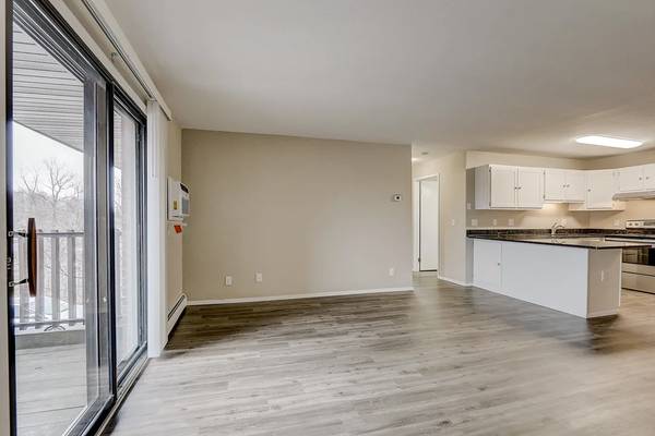 $1,122 / 2br - 850ft2 - Springdale Apartments - 2 Bedroom (Appleton)63845967869955121