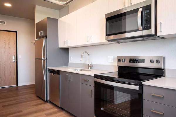 $1,695 / 2br - 746ft2 - 2 BR / 2 BA ideal para mascotas! Comunidad amigable con mascotas en Eugene (Eugene)63977275953923123