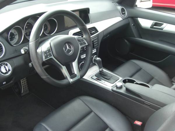 2013 Mercedes Benz C250 1-Owner all records nav moon 81k miles!! white - $9,699 (Escondido)63624789780609124
