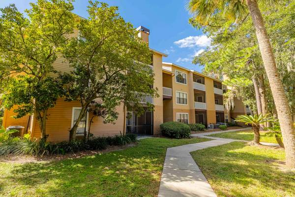 $1,349 / 2br - 1080ft2 - ✨ Modern 1BR Ready Now – Great Location! (Southside Jacksonville)64005272377857120