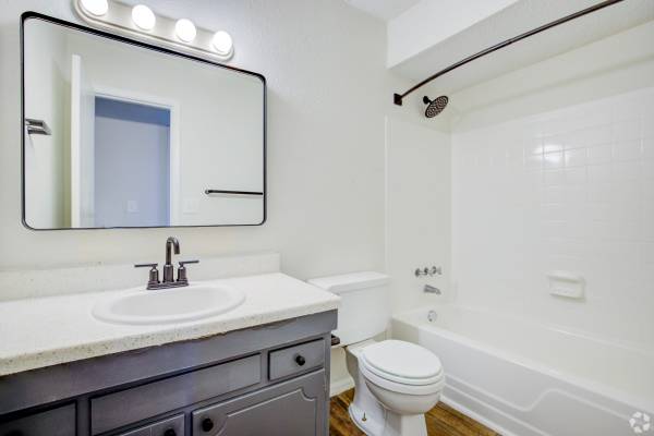 $1,325 / 3br - Reduced Security Deposit! Only $500 - Large 3 Bedroom!64027440813569123