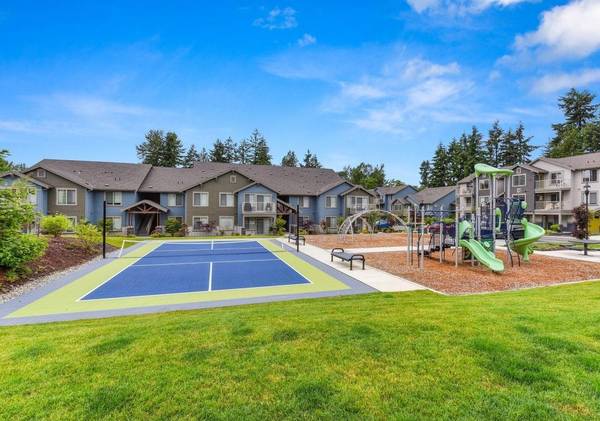 $1,790 / 1br - 591ft2 - Ideal with Scenic Trails and Playground (Renton)64031311985153122