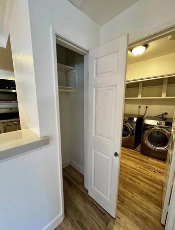 $3200.00 / 2br - 1172ft2 - 5420 Sylmar Ave63701148471683124