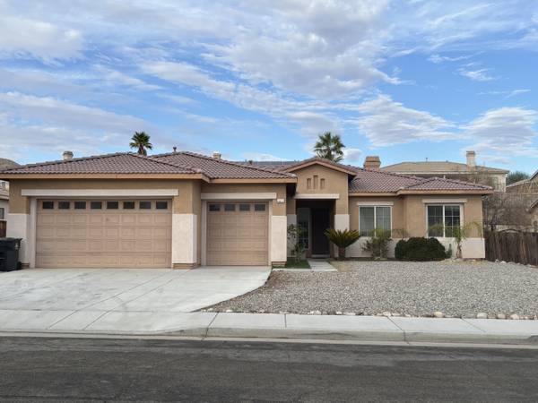 $2,800 / 4br - 2006ft2 - 4 bedrooms 2 bath built in 2004 house (Desert Hot Springs)63686245613313120