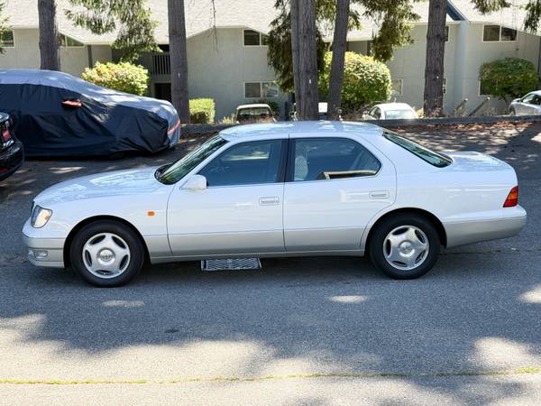 2000 Toyota Celsior - $14,450 (Edmonds)63617880037761124