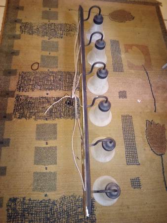 6 Bulb In-Line Wall Fixture - $25 (Madison)63471318522115124