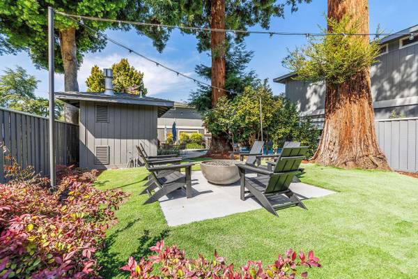 $3,875 / 2br - 1040ft2 - Comfort & Convenience – 2 Bed / 2 Parking / Ready Now! (campbell)64000753253505122