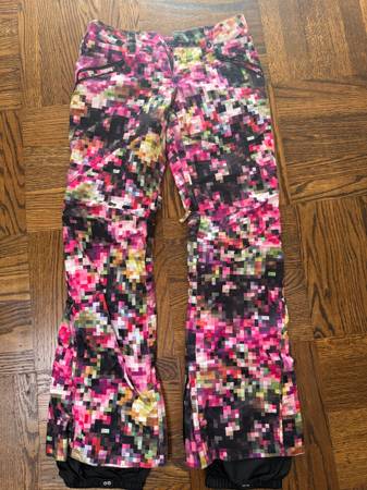 Burton Pixelated snowboard Pants 1