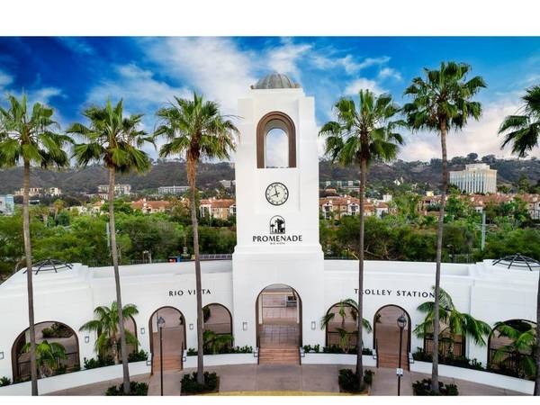 $2,531 / 1br - 750ft2 - Stunning 1 BR/1 BA with French Doors and Private Balcony (Mission Valley)63701686524163124