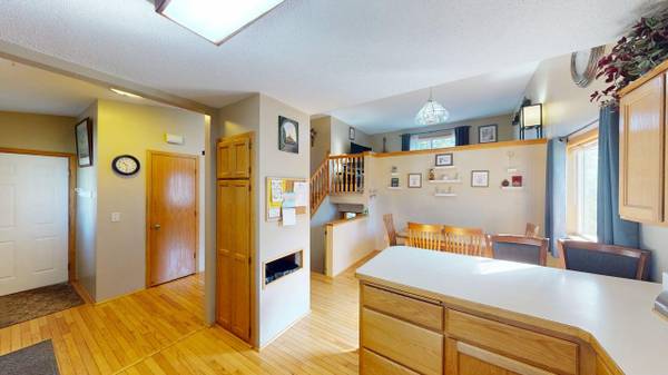 $339,900 / 4br - 1806ft2 - Spacious, Move-In Ready Home in Prime Elk River Location — 4BR/2BA (18539 Queen Street NW)63868699643523123