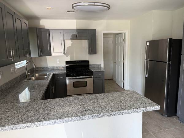 $1200.00 / 2br - 850ft2 - 3316 Laplace st63903538546818120