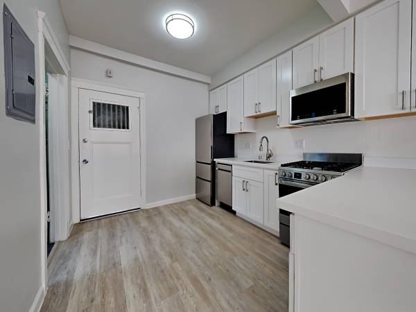 $2,095 / 1br - Beautifully Upgraded 1 Bedroom Just steps to Lake Merritt! (oakland lake merritt / grand)63873331858305121
