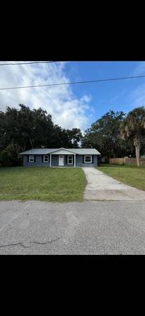 Charming 3 Bed/2 Bath Single Family Home in Belleview, FL - $1850/mont 1