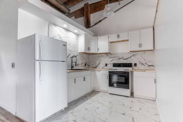 $1,600 / 1br - 1600ft2 - Commercial or Residential Apartment for Rent - Close to Downtown Cleve (Cleveland)63860363314819122