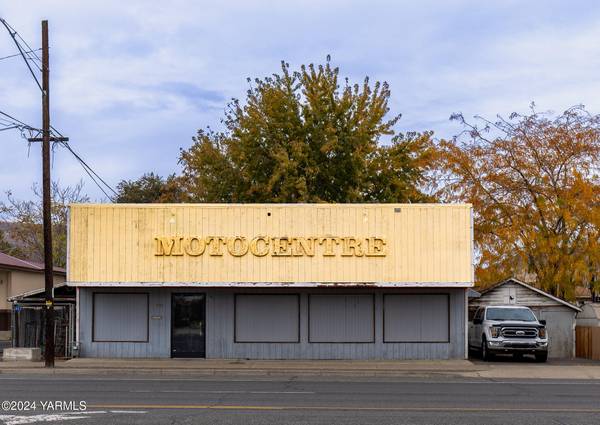 $240,000 / 1333ft2 - Ubicación comercial de 1.333 +/- pies cuadrados de área para tienda + 520 +/- pies cuadrados de espacio habitable (Yakima)64319760711299120