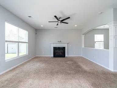 $1,050 / 2995ft2 - All Mercedes, Volvo, Amazon, Nurses, Boeing, and Retirees Welcome (Corporate housing for working professionals.)64015945965570122