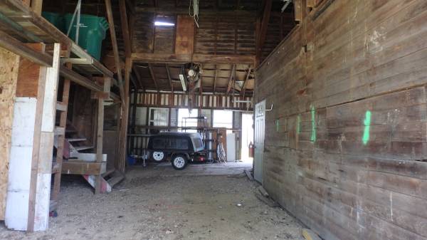 $200 / 500ft2 - barn storage space (Shorewood)63898985993219121