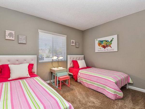 $1,325 / 2br - 980ft2 - Balcony/Patio, On Site Management, Window Covering, Air Conditioning (North Phoenix)64024999331842122