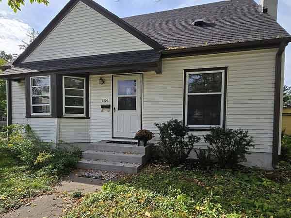 $900 / 3br - 756ft2 - ***/***NE Minneapolis 3 bed 2 bath home! (Minneapolis, MN)63990227719171120