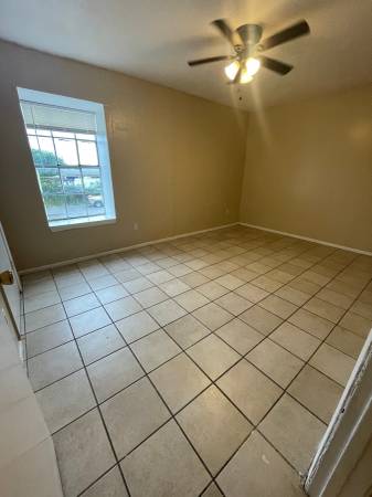$749 / 2br - 708ft2 - 2 Bedrooms + 1 Bath (Corpus Christi)64036539478145123
