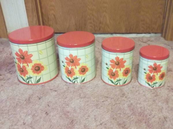 Vintage 1950s nesting canister set 1