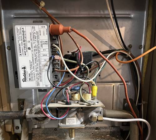 Lennox G16 60K BTU calefacción de gas natural: funciona perfectamente - $200 (Fremont/Wallingford)63471461980291124
