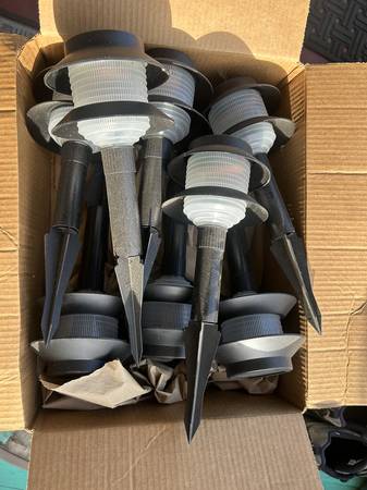 Solar Powered Garden/Walkway lights 1