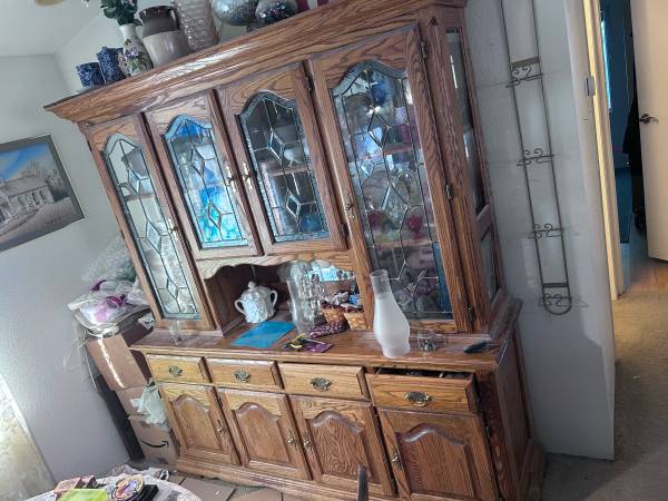 Beautiful solid Oak China Hutch 1