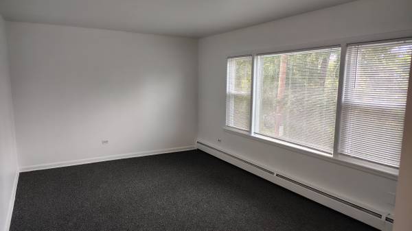 $1,325 / 1br - 725ft2 - 2738 N Hessing (River Grove)64041644403201123