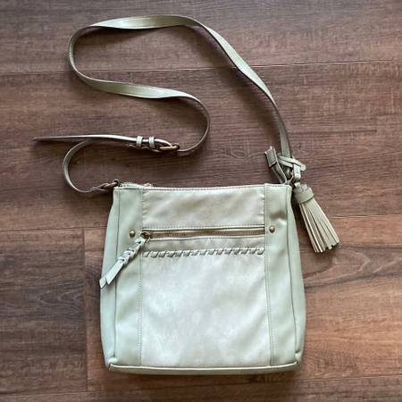Light Sage Green Purse, Like New 1