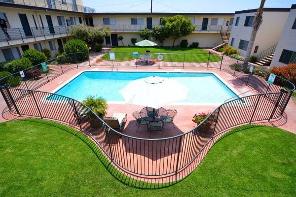 $2,600 / 2br - 975ft2 - Gated Community, Close to beaches. Midtown (3074 Channel Dr, Ventura County, CA)63668287290369120
