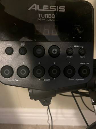 Alesis turbo drum kit 1