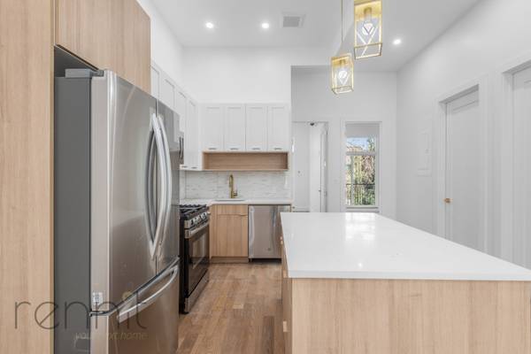 $4,800 / 4 habitaciones - ¡Nuevo💥Piso Entero Inmenso💥Lavadora/Secadora en la Unidad 💥Cada Habitación Tiene Balcón💥SIN COMISIÓN (Bushwick @ Trenes J y L en Halsey o Wilson Ave!)63854288394625123