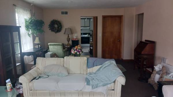 $1,250 / 2br - TWO BEDROOM 1 BATH AVAILABLE NOVEMBER 1 (Endicott)64035575778563123