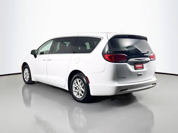 2017 Chrysler Pacifica Touring - $12,995 (_Chrysler_ _Pacifica_ _Van_)63472559781123122