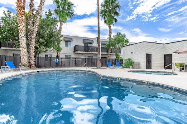 $1,102 / 1br - 775ft2 - REFRESHING Pool! 24 Hour Laundry Room! (Tucson AZ)63674963904513123