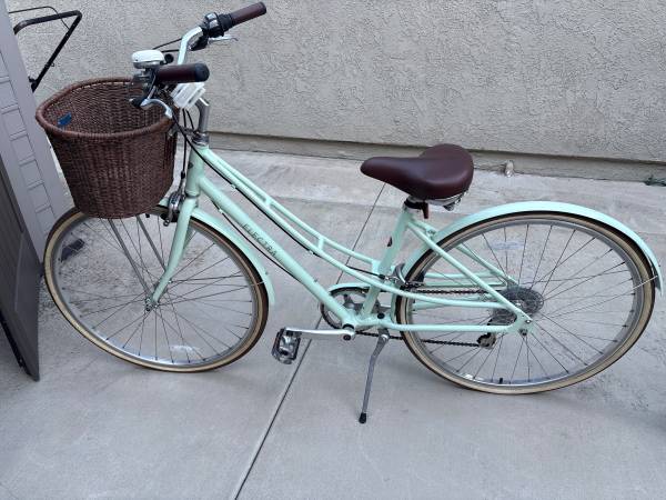 Electra Loft 7 Speed Bike 1