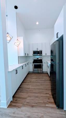 $2,545 / 2br - 2bed/2bath SUNNY, in unit laundry, storefront, elevator, MAIN STREET (Lincoln Square)63960013441539124