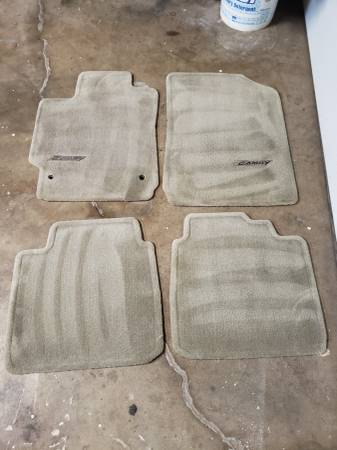 "NEW"  OEM Carpet floor mat set for Camry 1