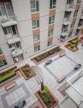 $2,060 / 1br - 874ft2 - ¿Trabajar desde casa? ¡Ven a vivir en un departamento de 1 habitación y despacho aquí en Green Leaf Uptown! (Vancouver)63831396894723124