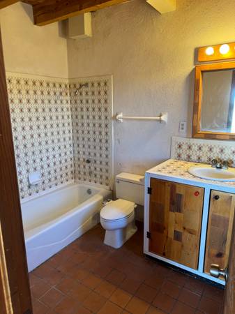 $700 / 1br - 230ft2 - Bed/Bath In Passive Solar House 360 Views (Santa Fe)63659729139203121