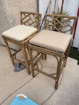OUTDOOR PATIO WICKER BAR STOOLS - WITH CUSHIONS 1