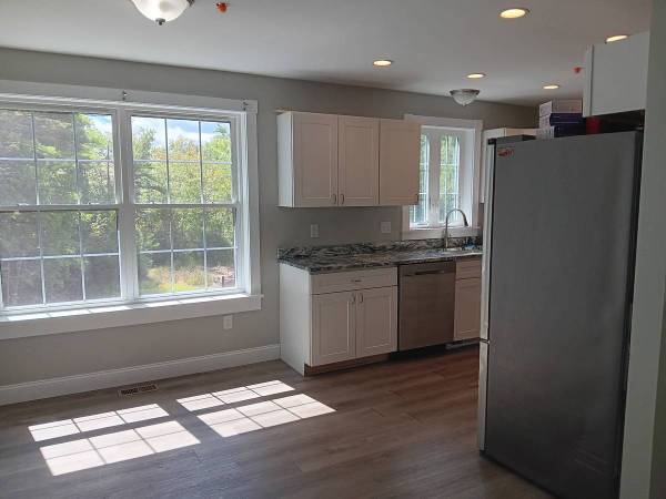 $1,750 / 2br - 1800ft2 - LUXURY TOWNHOUSE for rent in Lebanon, Maine (LEBANON, MAINE)63656262234497123