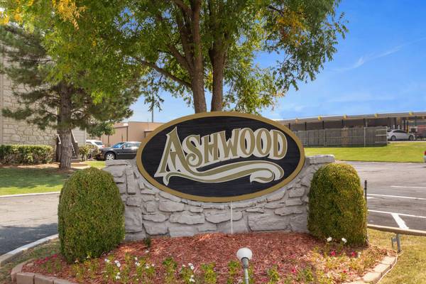 $915 / 1br - 750ft2 - Two Highways, One Perfect Home. (Tulsa)63982133994882120