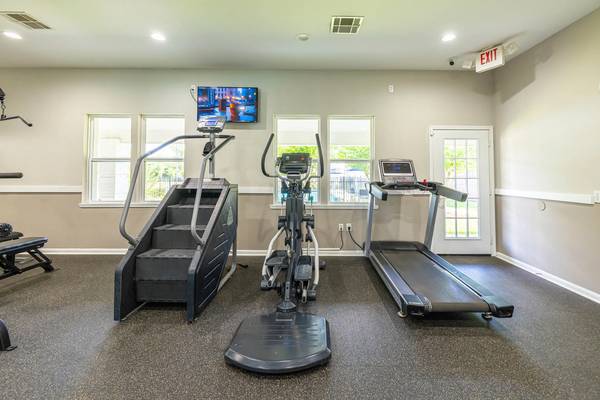 $999 / 2br - 1017ft2 - 2/bd 2/ba, in Baytown TX, On-Site Laundry Facilities (1601 Garth Rd, Baytown, TX 77520)63906680304259122