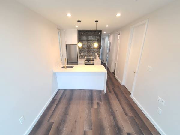 $5,299 / 3br - Modern 3 Bed, 3 Bath Apt, Laundry, Dishwasher, Terrace (Greenwood Hieghts)63827402750081120