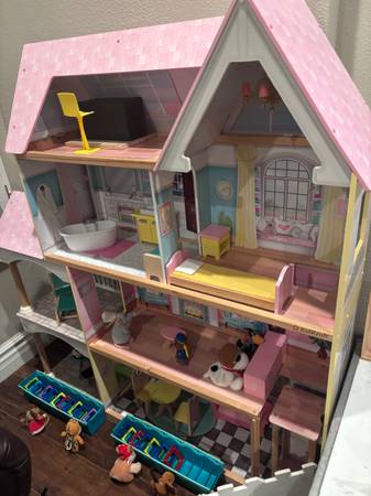 Doll house 1