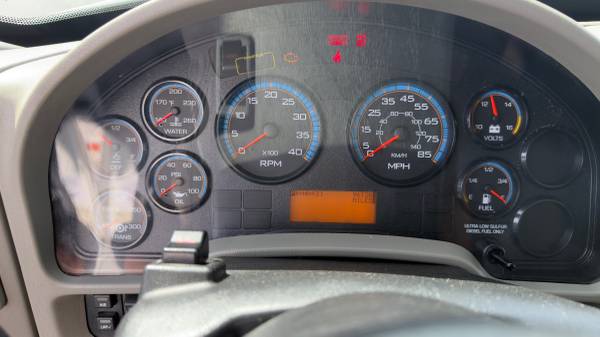 2019 International 26ft - Photo 7