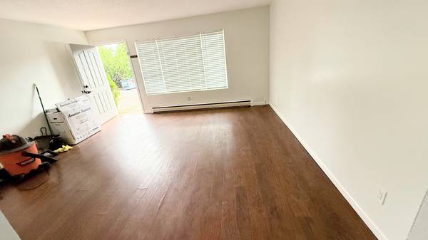 $1,700 / 2br - 1000ft2 - Amazing Apartment with Fenced Backyard (Tigard)63831397374721121