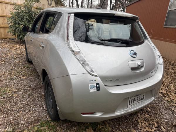 2015 Nissan leaf s (Mecánico especial) - $1,500 (norte)63613017576961122